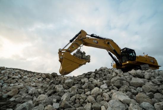 The Cat 395 hydraulic excavator is built to move material with speed and power.