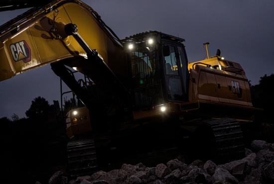 The Cat 395 hydraulic excavator's LED lighting helps illuminate the jobsite for enhanced operating safety.