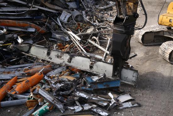 Multi-Processors with Shear Jaws are ideal for secondary demolition and scrap metal processing. Multi-Processors with Shear Jaws are ideal for secondary demolition and scrap metal processing.